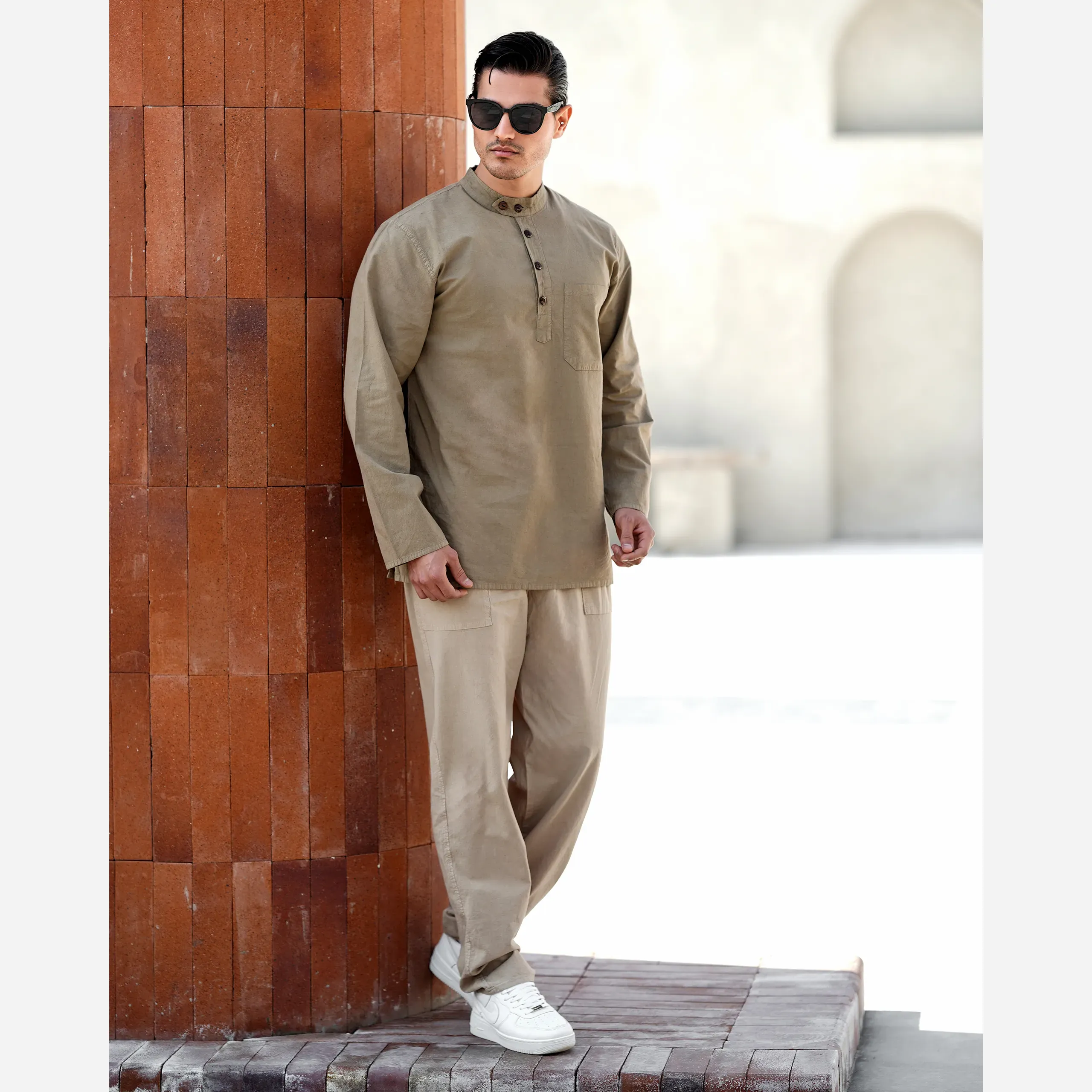1779192727-6a0c539767a26-27-14-1 پیراهن مردانه الیاف طبیعی 100 درصد پنبه مدل آریا رنگ بژ - Image 1