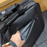 کیف اداری لپتاپی سیلیکونی ضد خش دوشی و دستی دو خانه - Image 5
