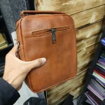 کیف دوشی اسپرت مردانه چرم مصنوعی طرح زارا - تصویر 6