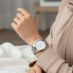 ساعت مچی زنانه سیکو استیل صفحه سفید طرح سه موتور مدل 2583 با تقویم و موتور ژاپن - تصویر 4