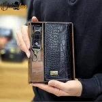 ست کادویی چرم طبیعی مردانه شامل کیف پول کتی و جاکلیدی با باکس چوبی - Image 2