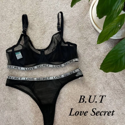 ست شورت و سوتین زنانه مدل Love Secret