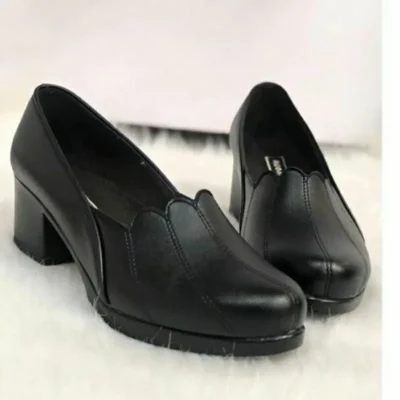 کفش پاشنه دار زنانه چرم مصنوعی مشکی مدل دل آرا