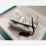 ساعت مچی مردانه سیکو دو رنگ طلایی صفحه مشکی طرح سه موتور با تقویم - Image 2