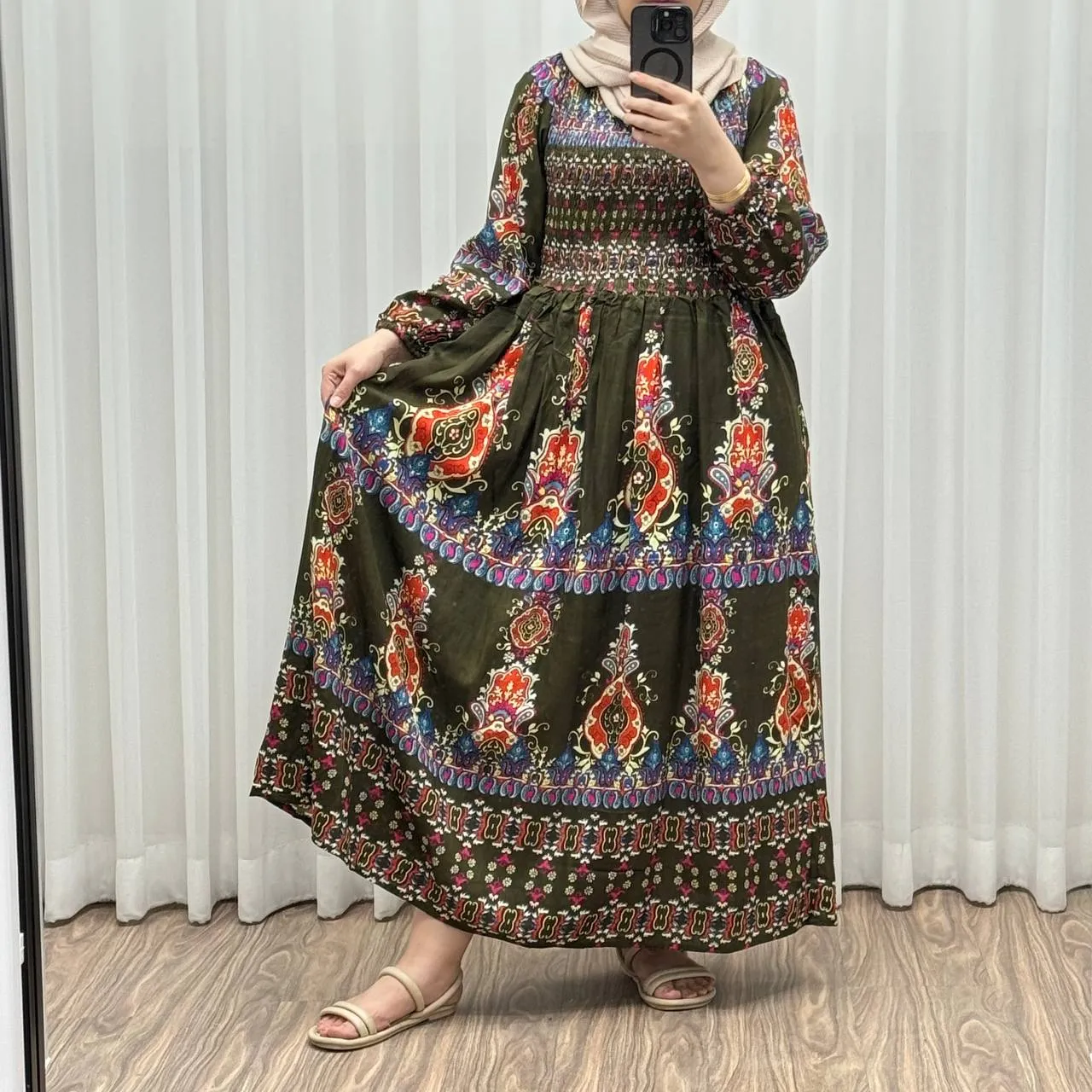 1776004549-69dbadc56c39a-photo_23_2025-10-13_11-25-33 پیراهن کریشه فری سایز تا 52 زنانه وارداتی چهارفصل کمربنددار شیک راحت بدون چروک سایه و بدن نما نیست - Image 1