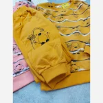 ست بلوز شلوار بچگانه طرح پنگوئن پاییزه مخمل سلانیک پنبه صورتی خردلی 1 تا 7 سال - Image 9