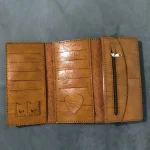 کیف پول موبایل سه لت چرم مدل عطارد دست دوز با قفل ناخنی - Image 9