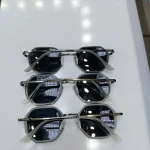 عینک آفتابی پلیس مدل چند ضلعی UV400 زنانه و مردانه فریم فلز و کائوچو رنگ مشکی طلایی - تصویر 16