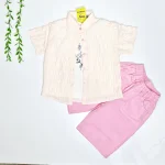 ست سه تکه دخترانه شومیز تاپ و شلوارک کتان شاین دار رنگ صورتی سایز 3 تا 6 سال - تصویر 2