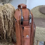 کیف دوشی جیپ مدل 5 زیپ سایز بزرگ چرم صنعتی سوگو زنانه و مردانه - Image 4
