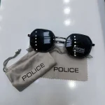 عینک آفتابی پلیس مدل چند ضلعی UV400 زنانه و مردانه فریم فلز و کائوچو رنگ مشکی طلایی - تصویر 15