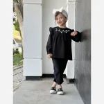 شومیز دخترانه مشکی شانتون نخ مناسب محرم سایز 1 تا 8 سال - تصویر 5
